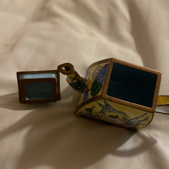 Kelvin Chen miniature hummingbird teapot - Picture 6 of 9